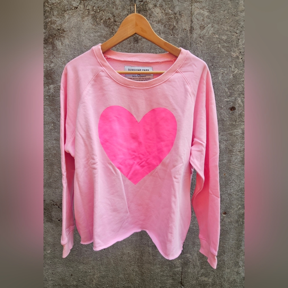 SUNSHINE PARK Pink Heart Sweatshirt. Size XL